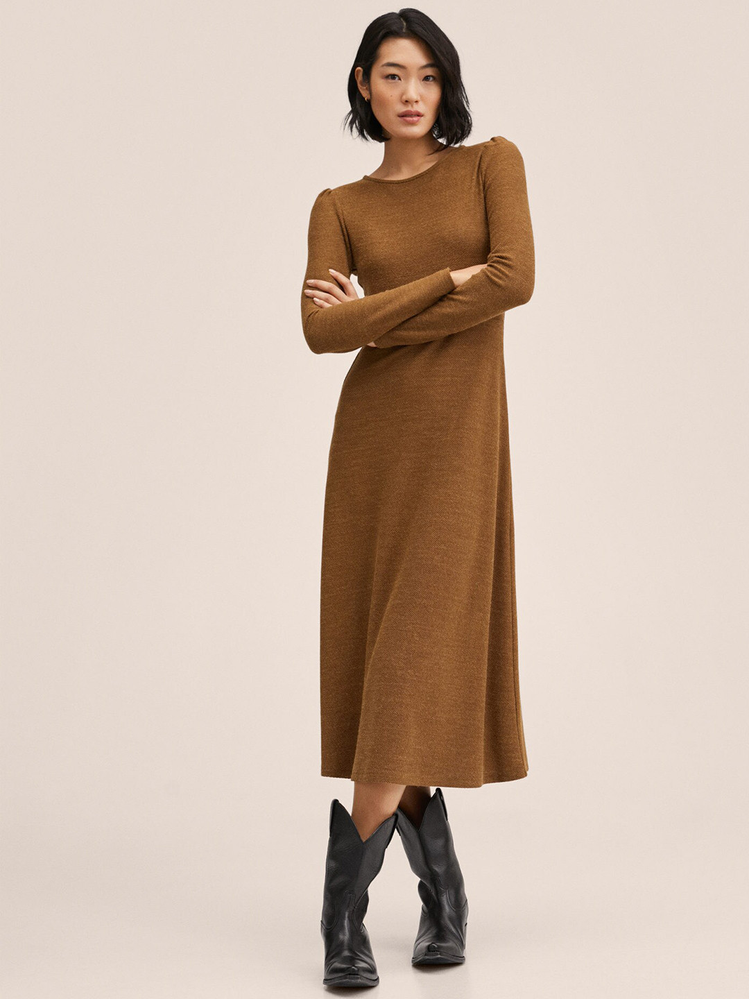

MANGO Brown Solid Knitted Maxi Dress