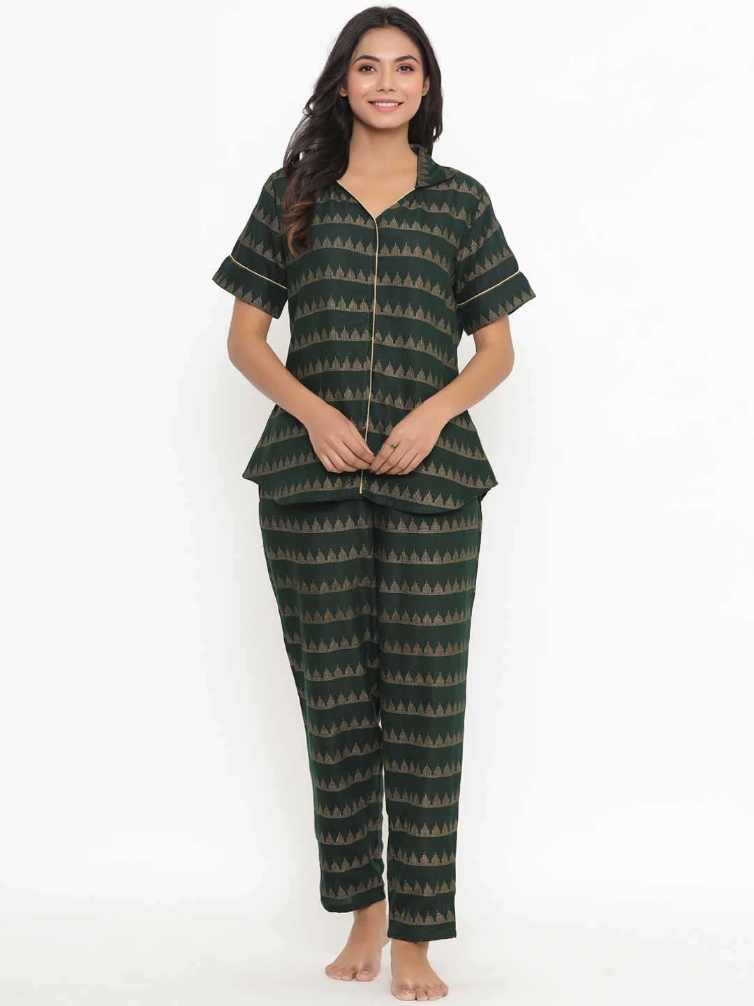 

DIVYANK Women Green & Gold-Toned Geometric Printed Night Suit