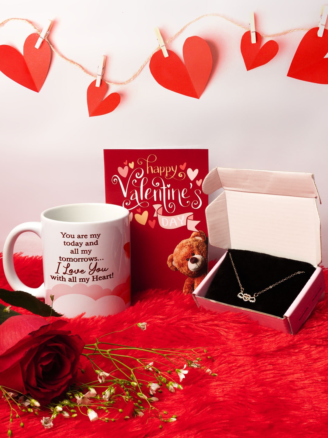 

Ferosh Valentine Necklace & Mug Home Gift Set, White