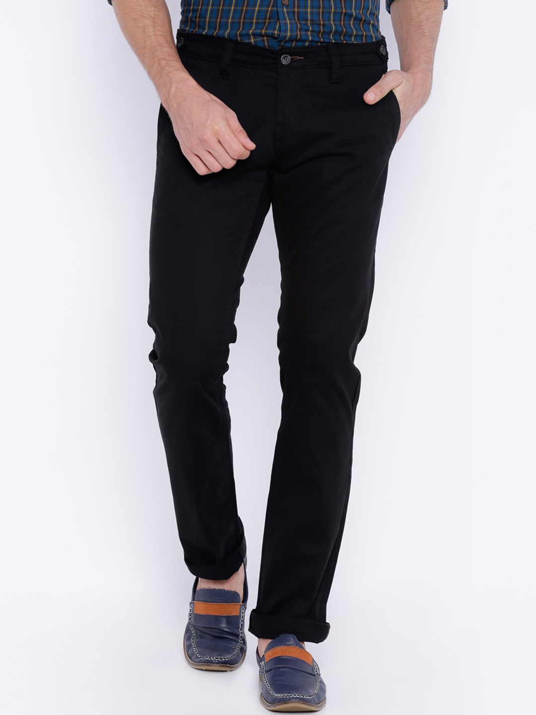

Basics Men Black Solid Skinny Fit Chino Trousers