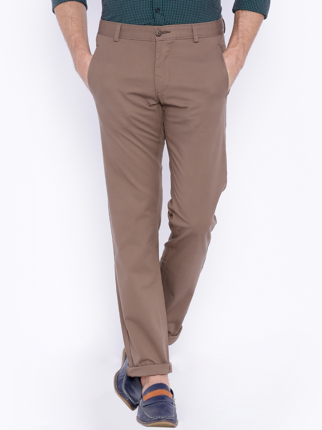 

Basics Men Brown Solid Tapered Fit Chino Trousers
