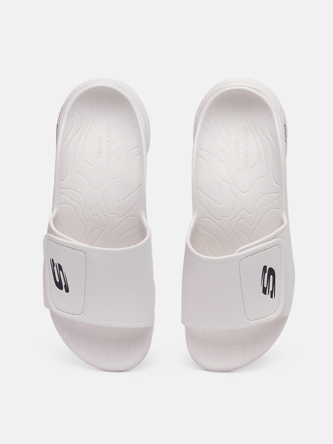 

Skechers Men White Solid Sliders