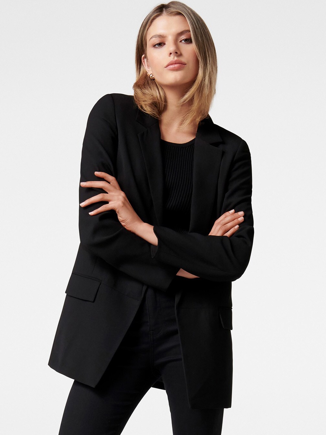 

Forever New Women Black Solid Relaxed-Fit Open Front Casual Petite Blazer