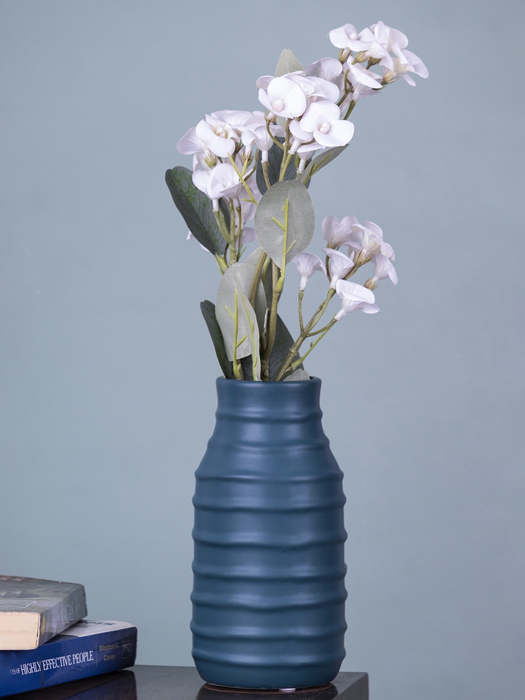 MARKET99 Green Textured Ceramic Vase
