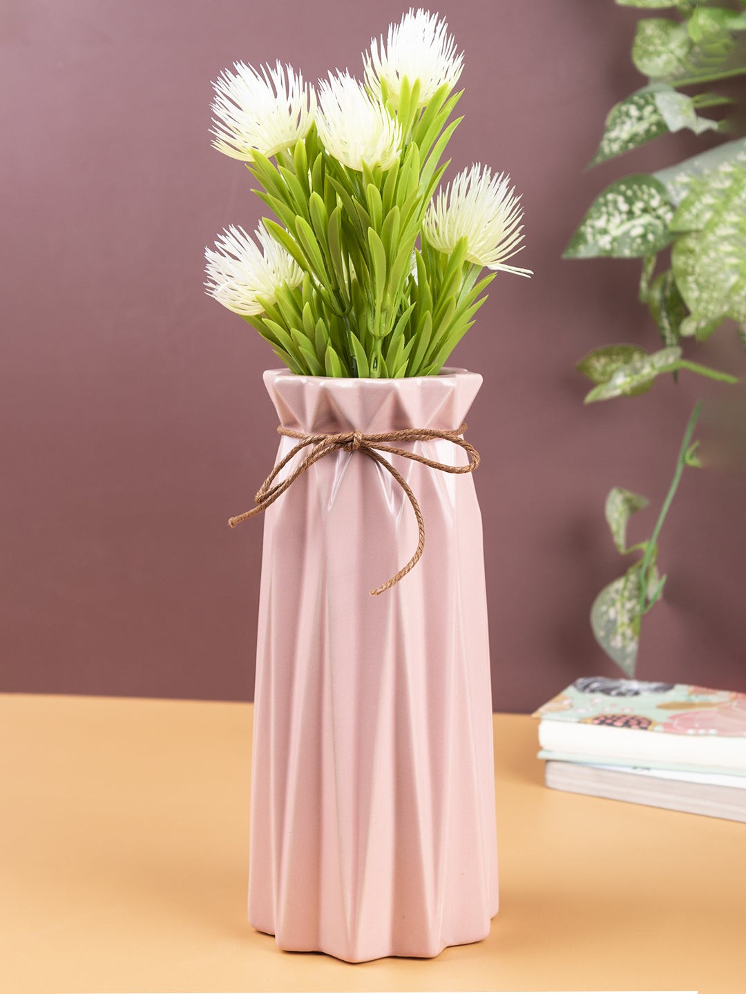 

MARKET99 Peach Textured Ceramic Vase