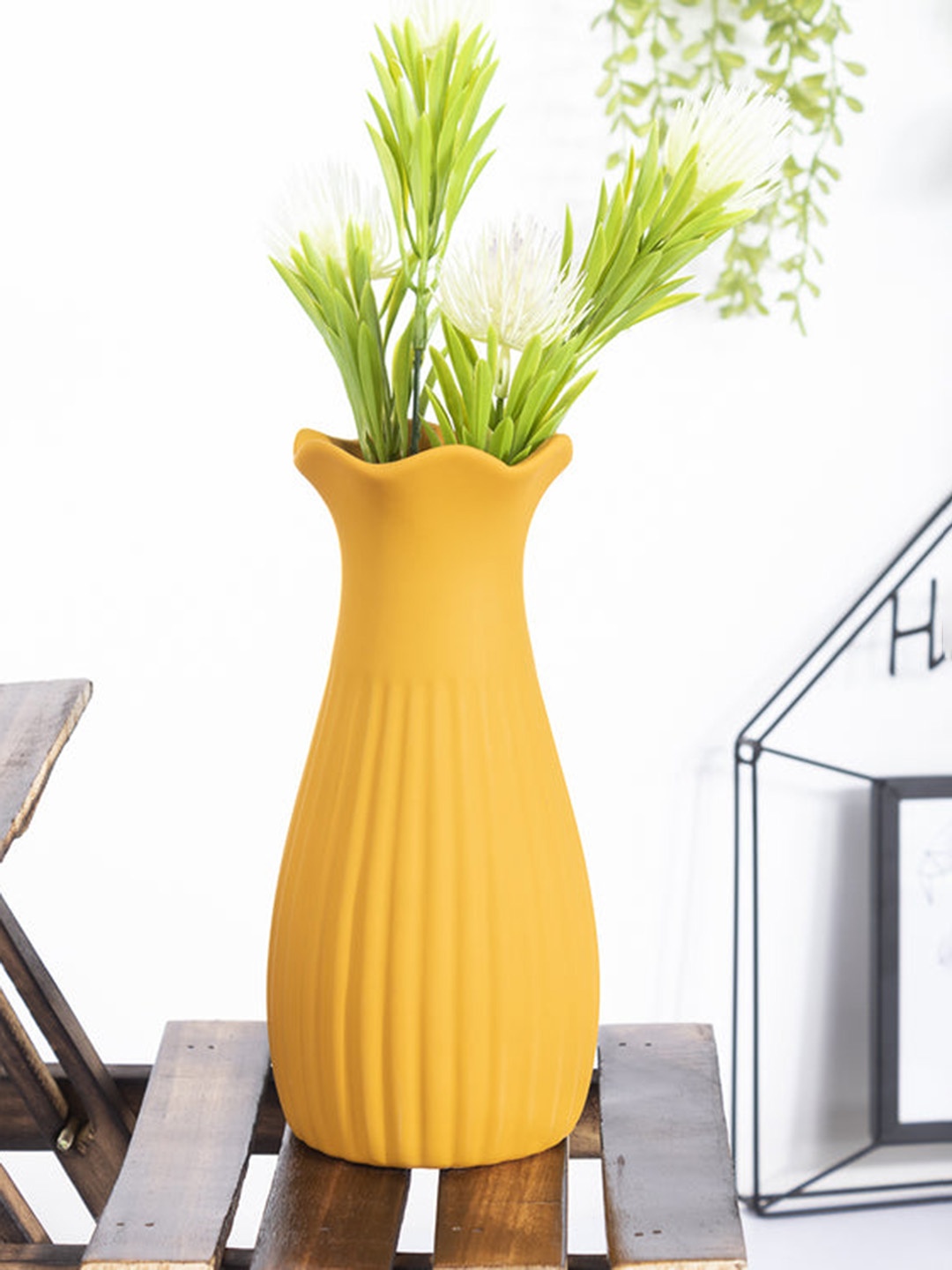 

MARKET99 Yellow Ceramic Flower Vase