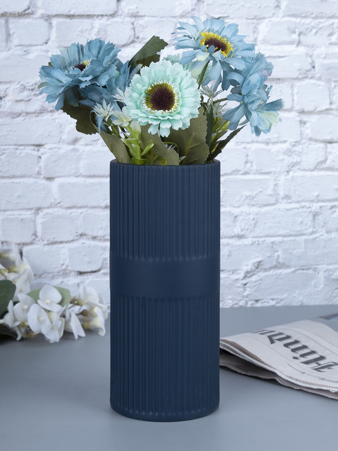 

MARKET99 Light Blue Ceramic Flower Vase