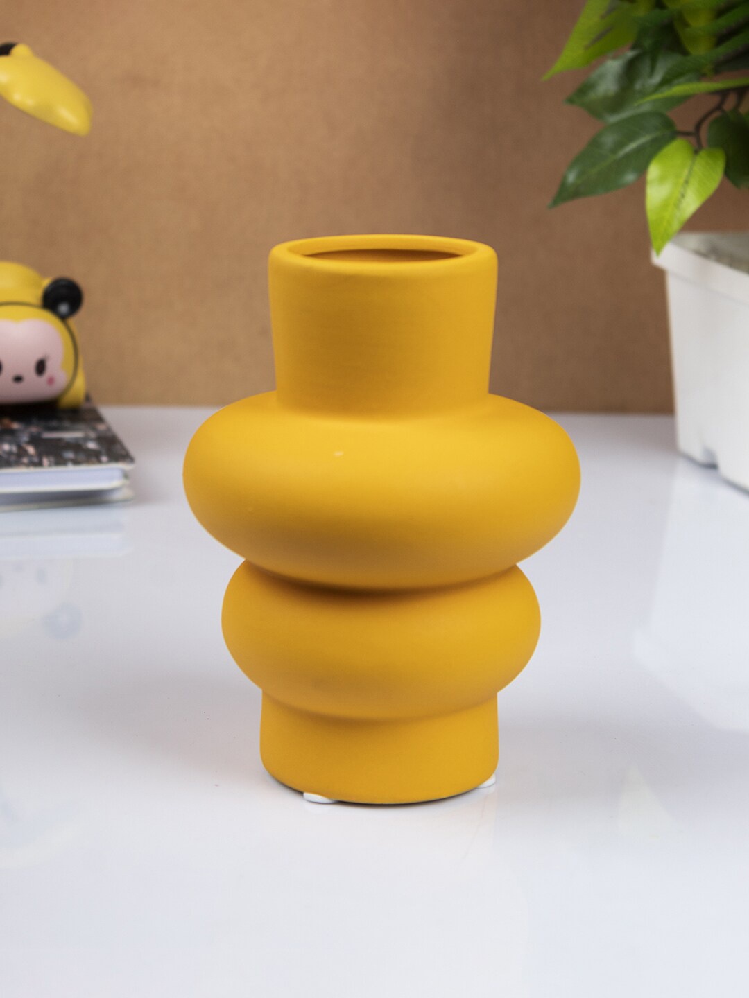 

MARKET99 Yellow Textured Ceramic Flower Vase