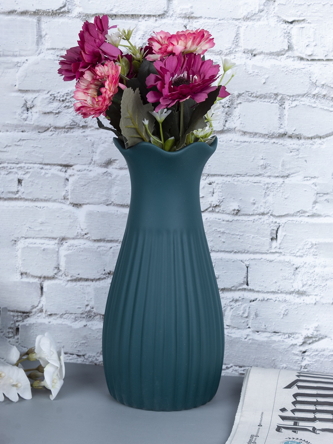 

MARKET99 Teal Textured Ceramic Vase