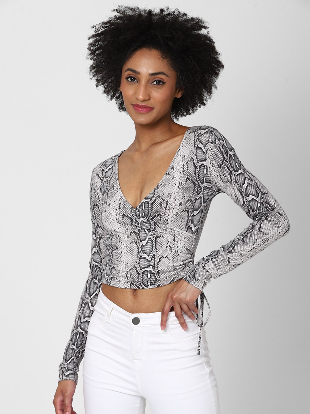 

FOREVER 21 Grey Animal Print Long Sleeves Crop Top