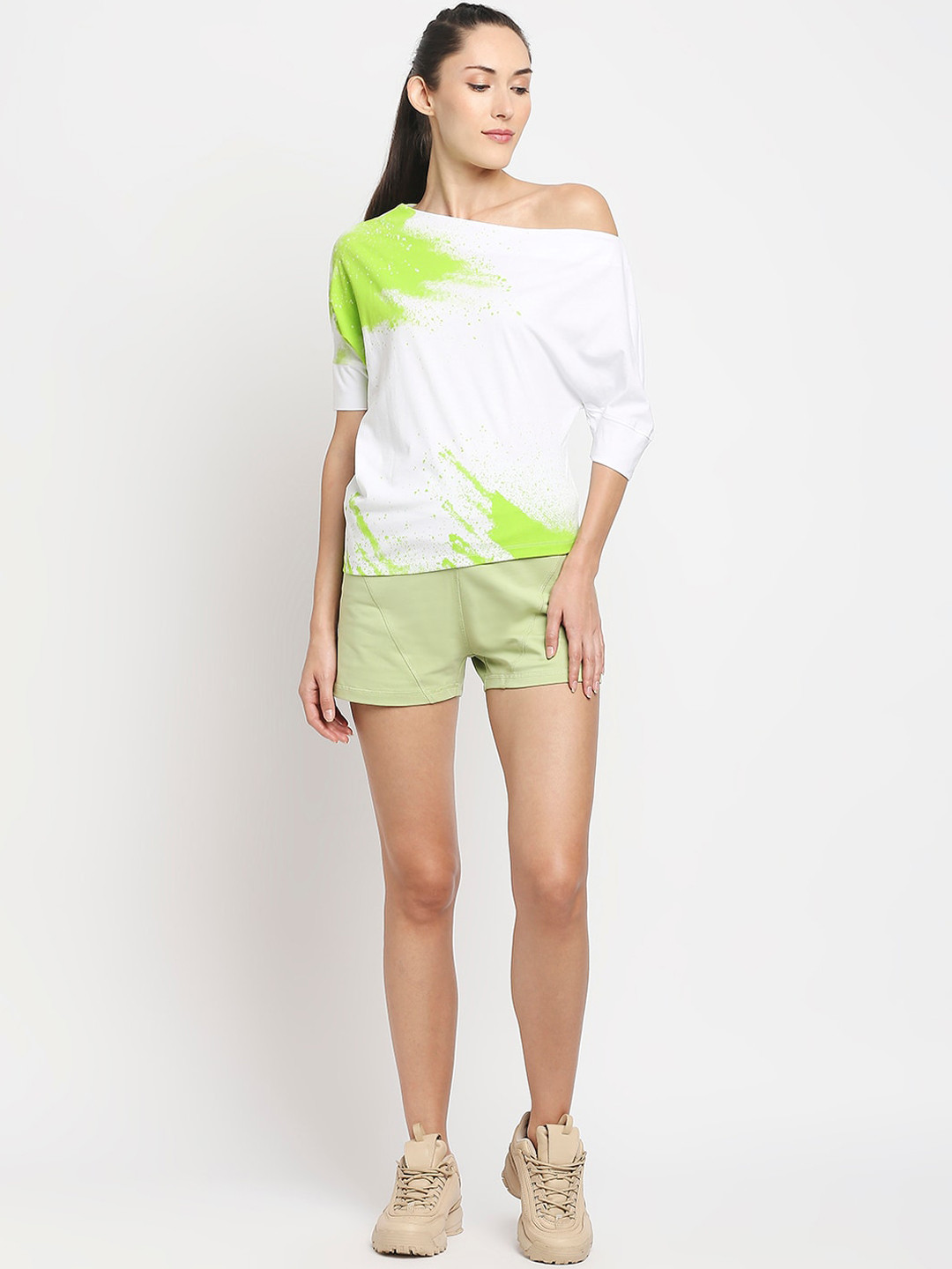 

Tuna London Women Green & White Printed Crop Top With Shorts