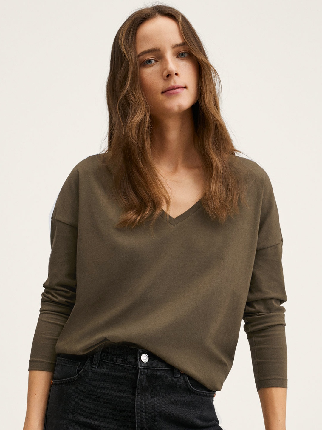 

MANGO Women Olive Green V-Neck Solid Cotton T-shirt