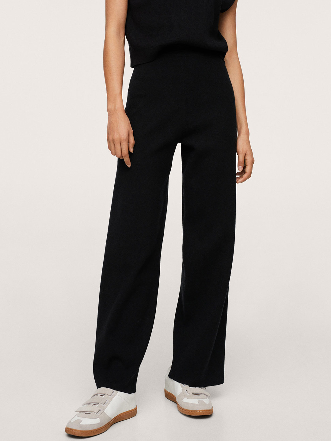 

MANGO Women Black Solid Straight Fit High-Rise Trousers