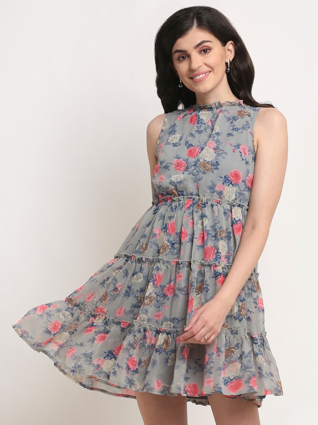 

La Zoire Grey & Pink Floral Layered Georgette Dress