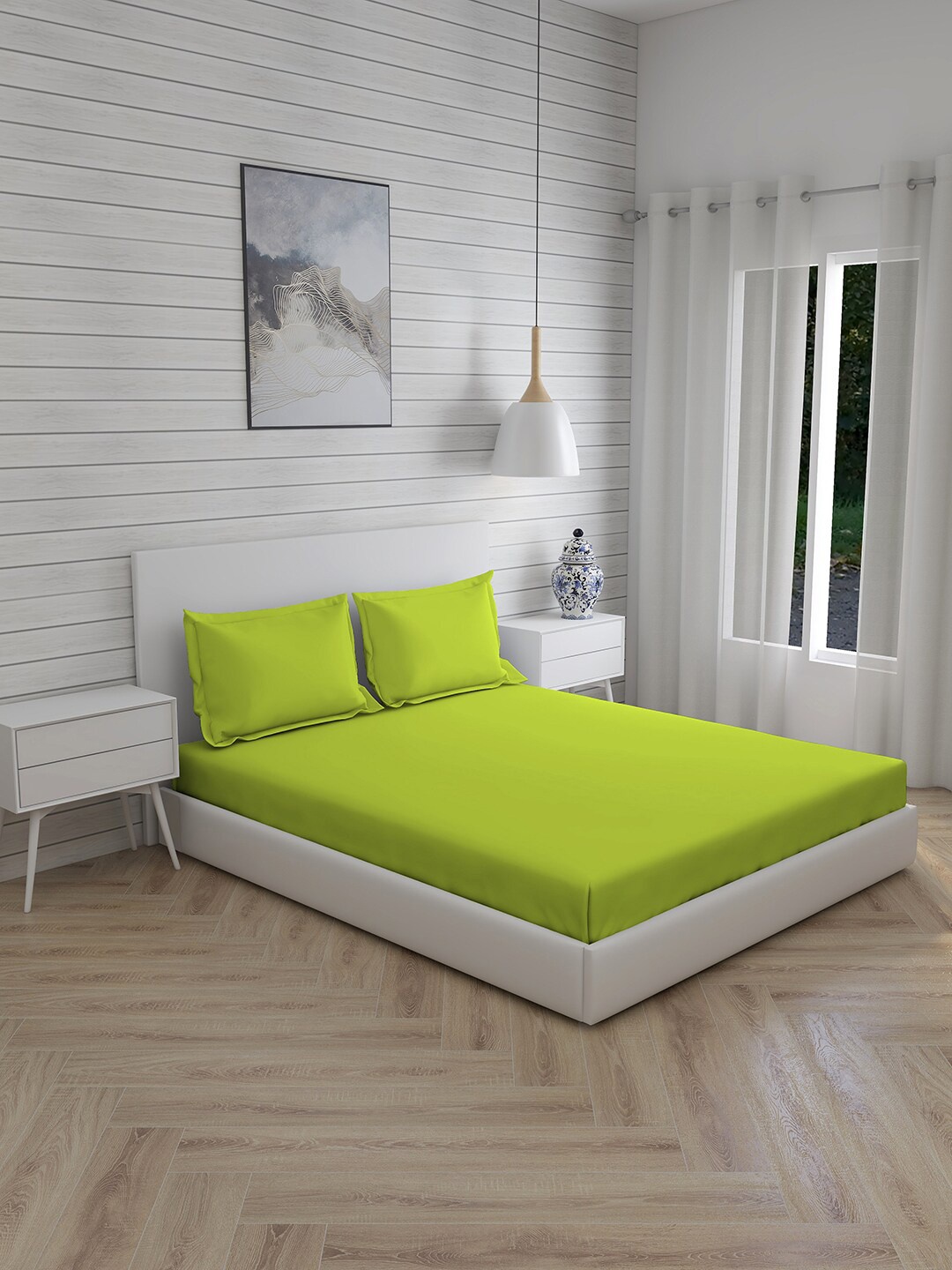 Layers Green 144 TC Double Solid Bed Sheet with 2 Pillow Covers