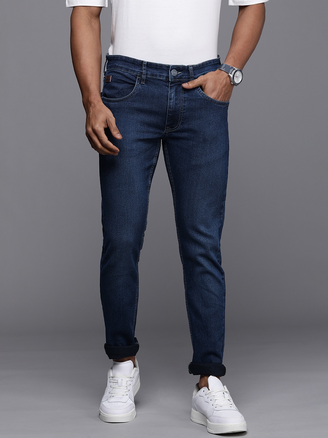 

WROGN Men Blue Slim Fit Light Fade Mid-Rise Stretchable Jeans