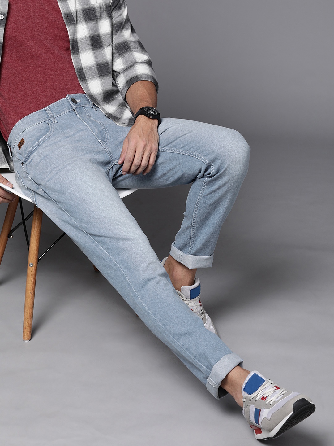 

WROGN Men Blue Slim Fit Heavy Fade Stretchable Jeans