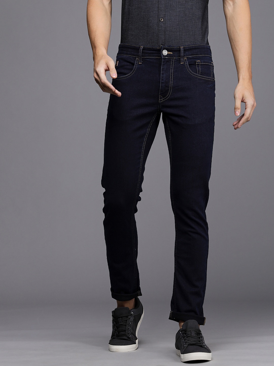 

WROGN Men Navy Blue Slim Fit MId Rise Clean Look Stretchable Jeans