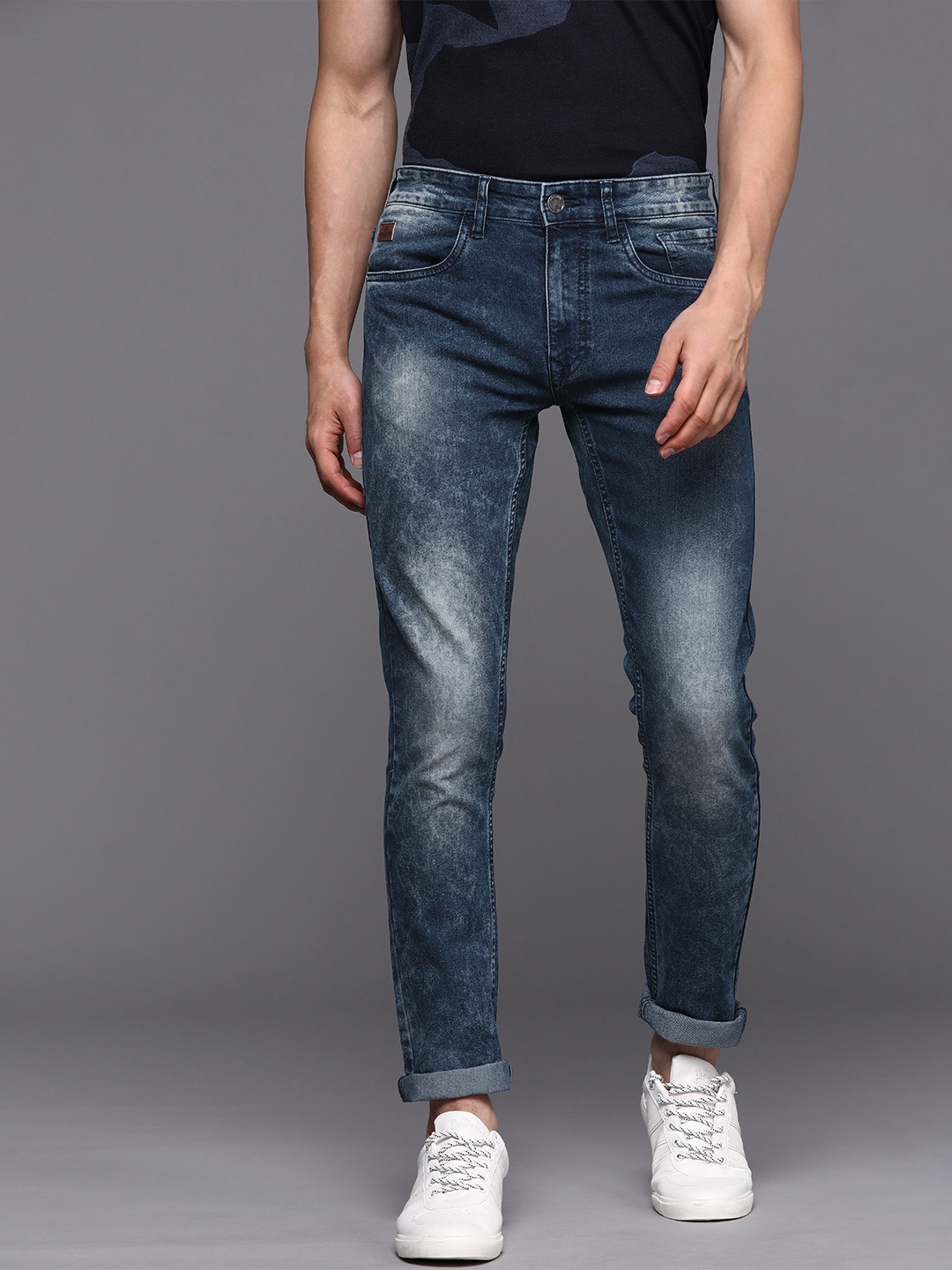 

WROGN Men Blue Slim Fit Light Fade Stretchable Jeans