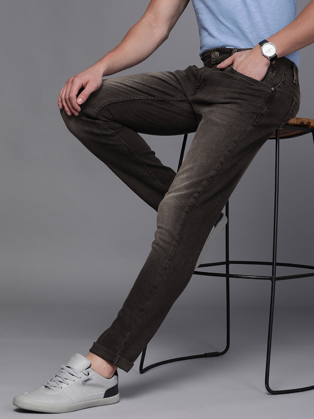 

WROGN Men Grey Slim Fit Light Fade Stretchable Jeans