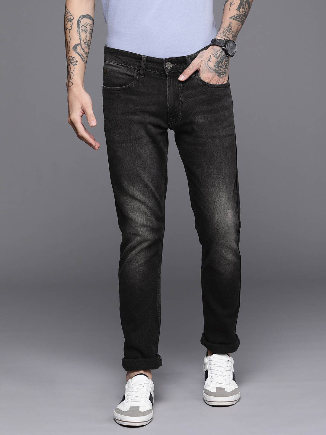 

WROGN Men Black Slim Fit Mid-Rise Light Fade Stretchable Jeans