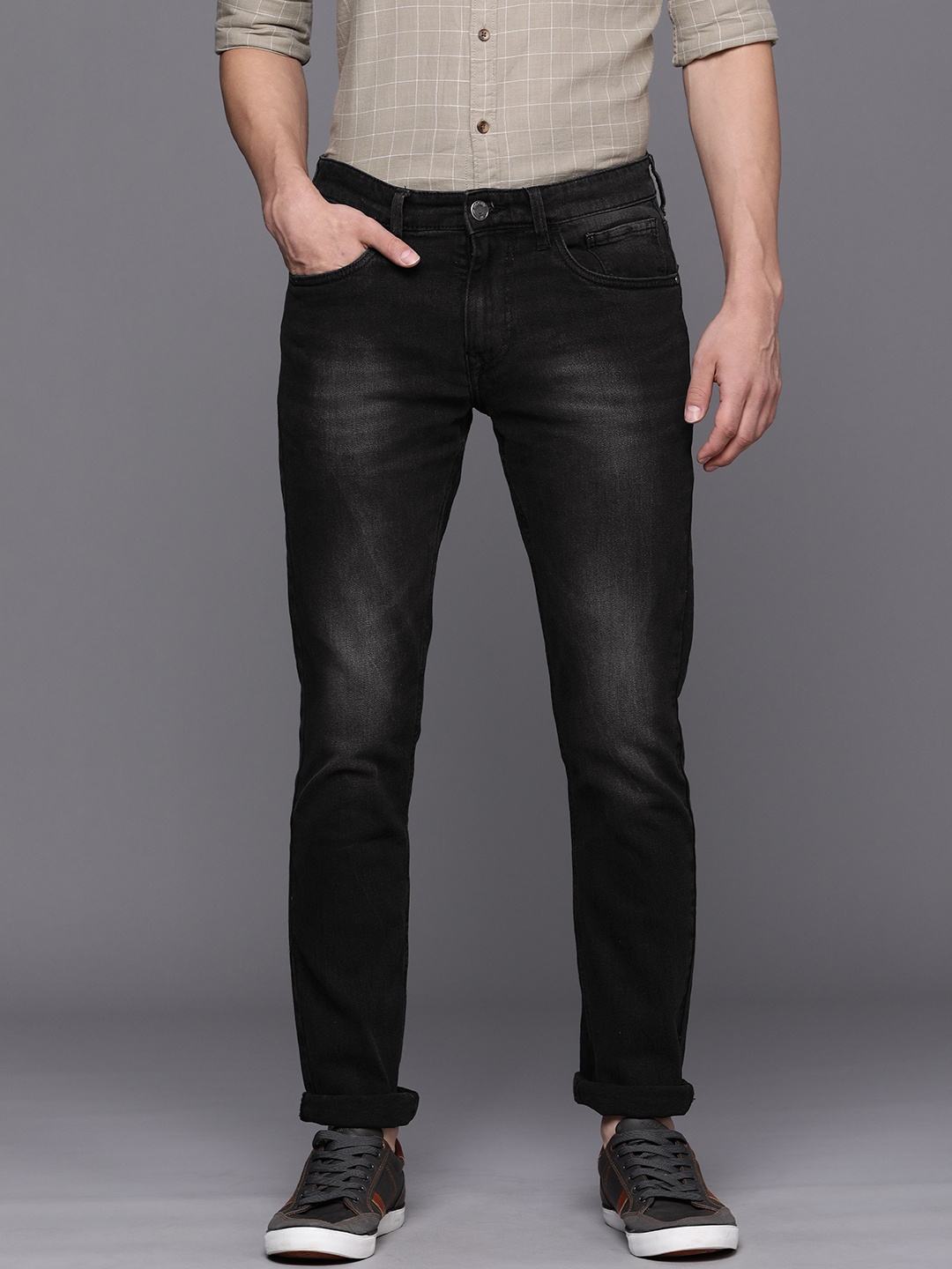 

WROGN Men Grey Slim Fit Light Fade Stretchable Jeans