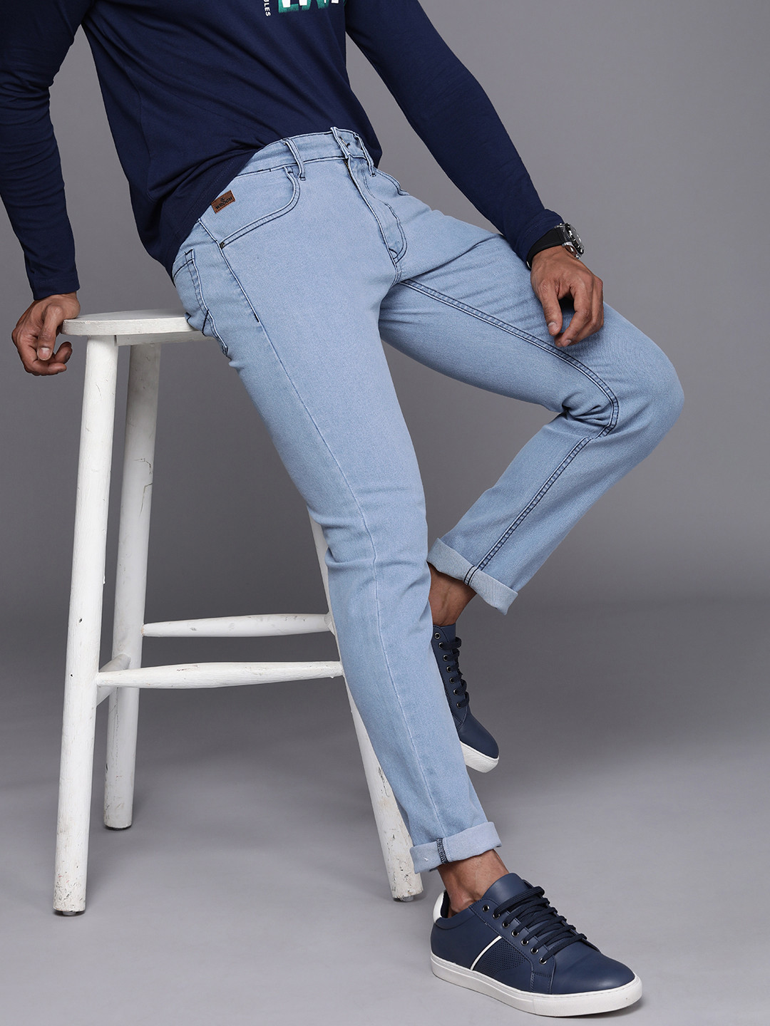 

WROGN Men Blue Slim Fit Light Fade Stretchable Casual Jeans