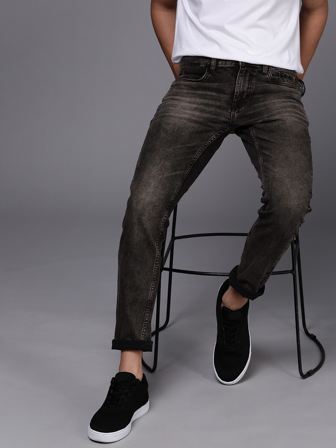 

WROGN Men Grey Slim Fit Light Fade Mid Rise Stretchable Jeans