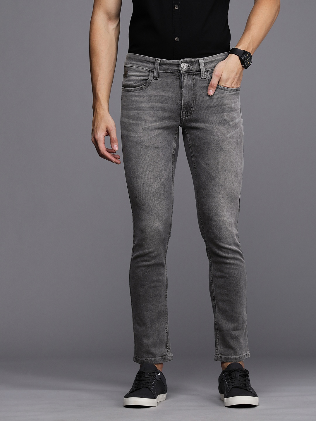 

WROGN Men Grey Slim Fit Mid-Rise Heavy Fade Jeans