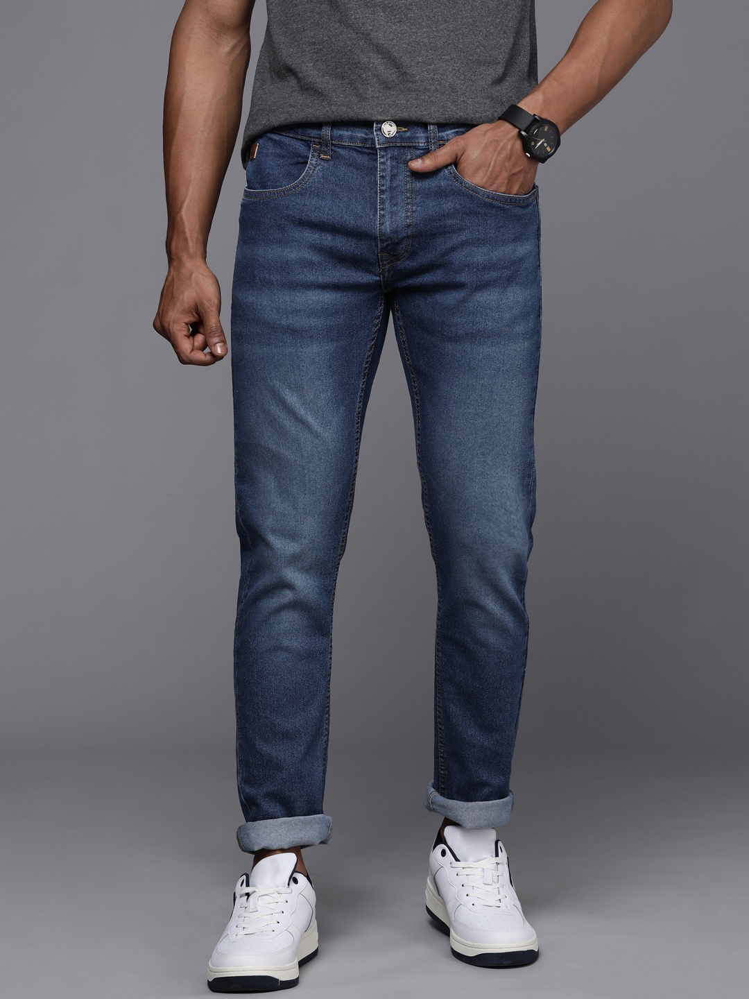 

WROGN Men Blue Slim Fit Light Fade Stretchable Jeans