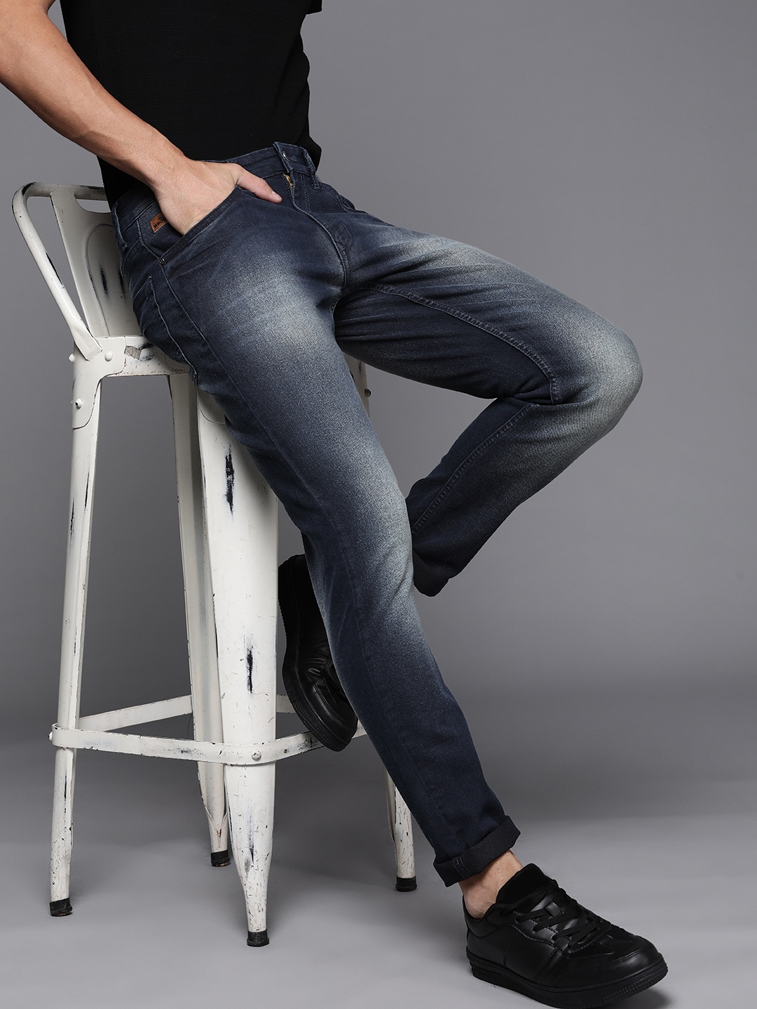 

WROGN Men Navy Blue Slim Fit Heavy Fade Stretchable Jeans