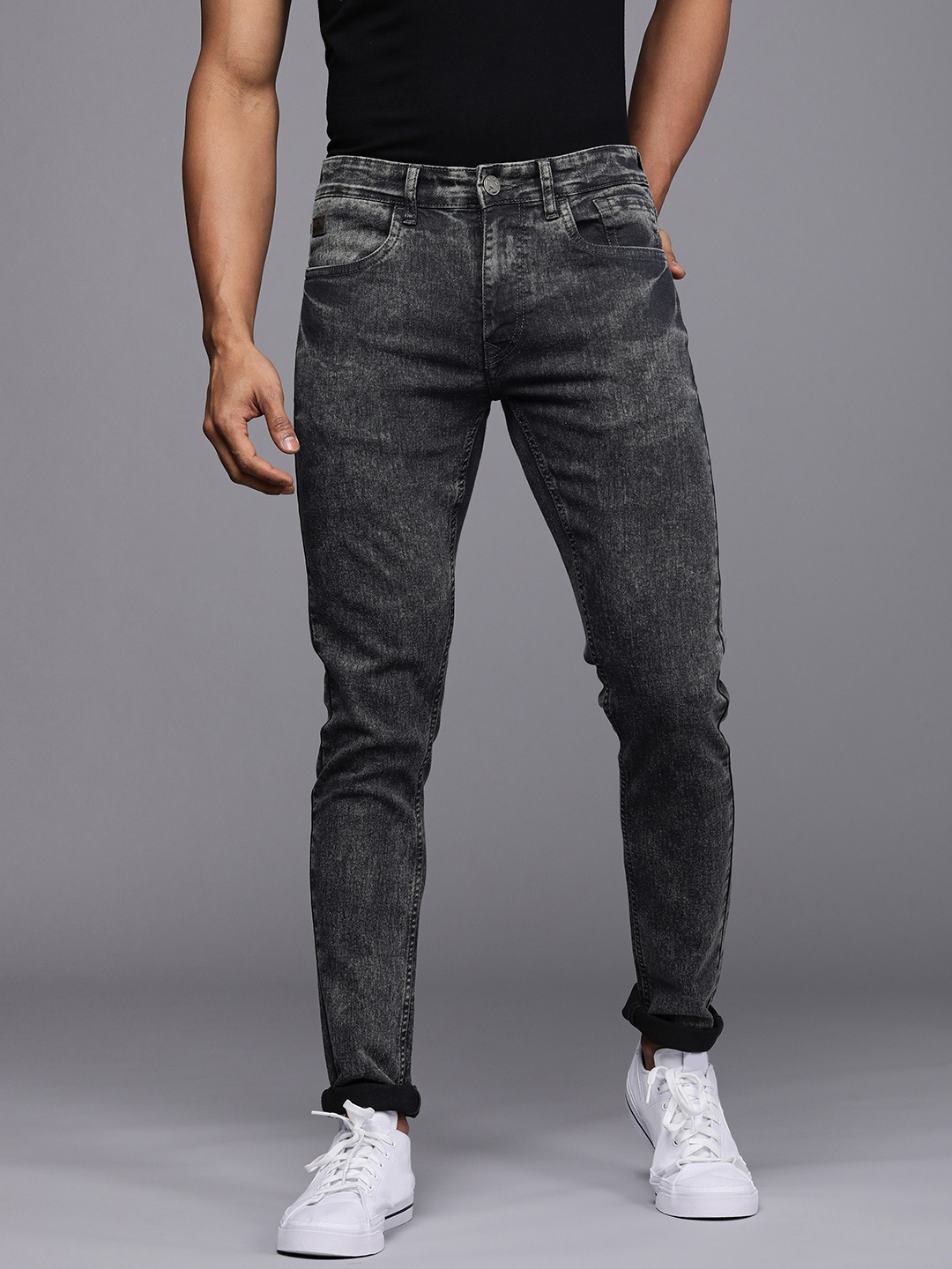 

WROGN Men Grey Heavy Fade Stretchable Casual Jeans