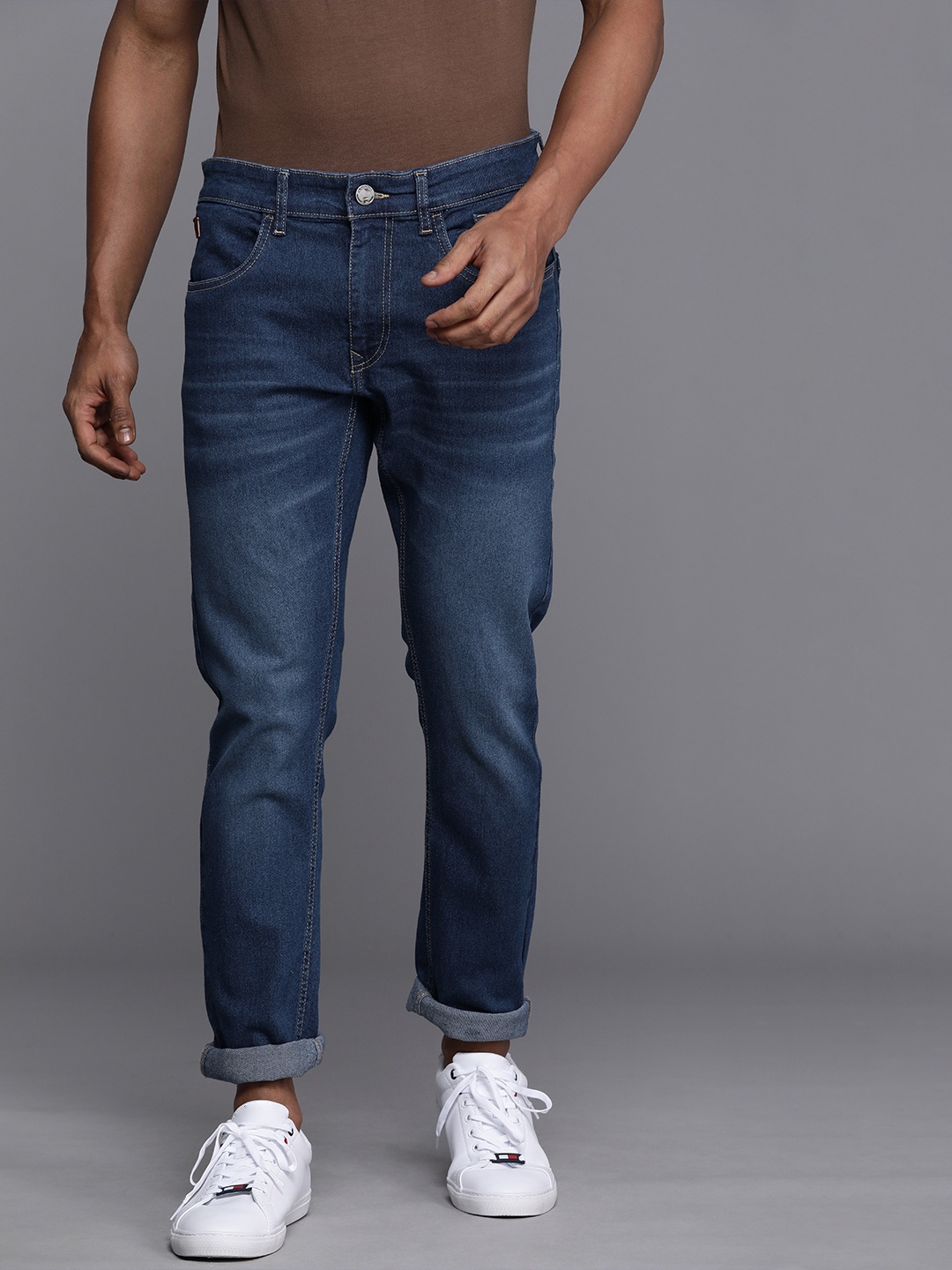 

WROGN Men Blue Slim Fit Light Fade Mid-Rise Stretchable Jeans