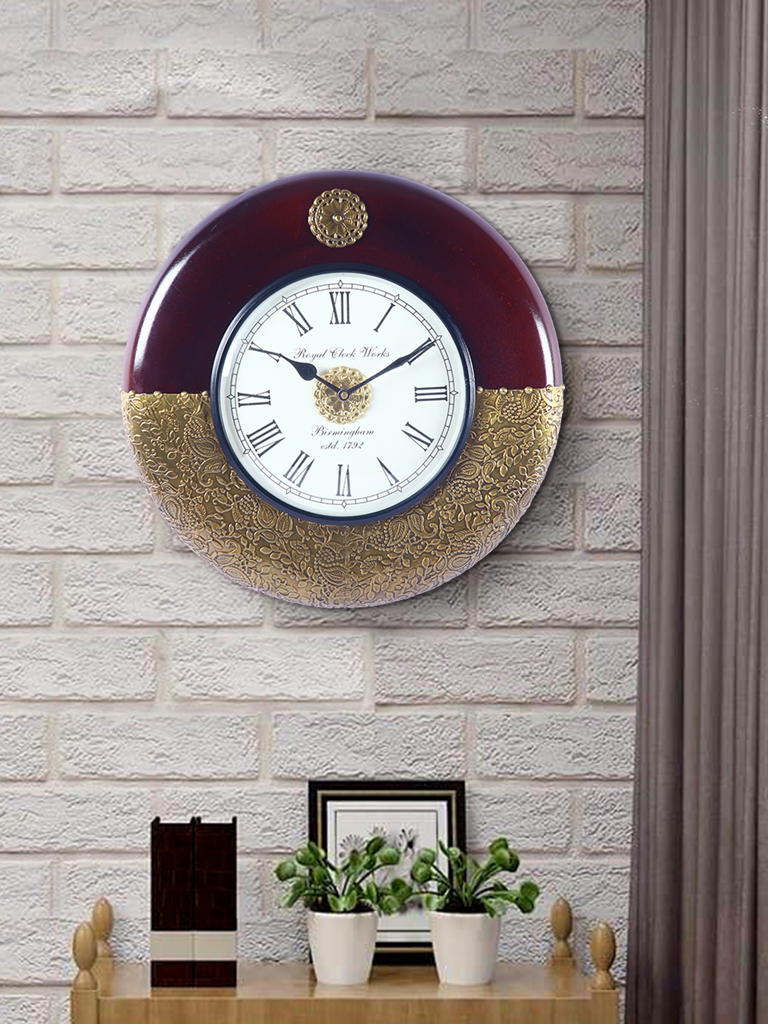 

Aapno Rajasthan Brown & Gold-Toned Textured Dual Shade Designer Wall Clock