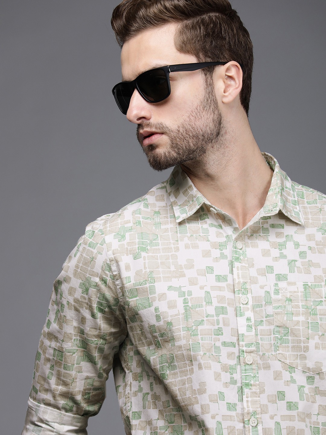 

WROGN Men White Slim Fit Geometric Printed Pure Cotton Casual Shirt