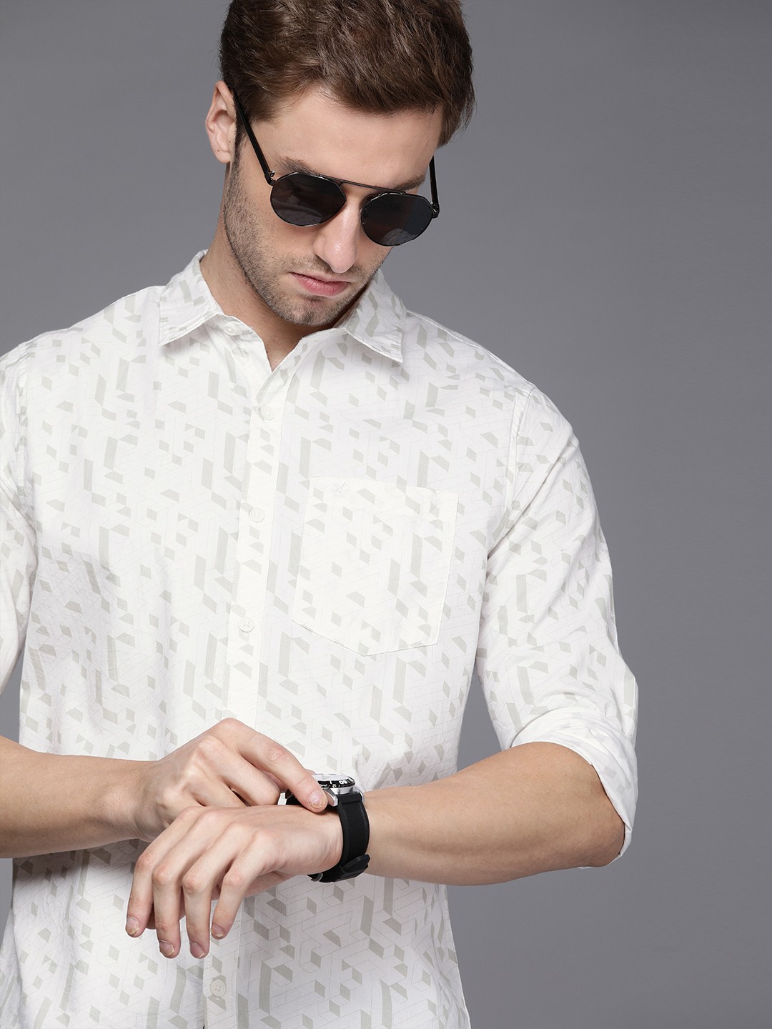 

WROGN Men White & Green Slim Fit Printed Pure Cotton Casual Shirt