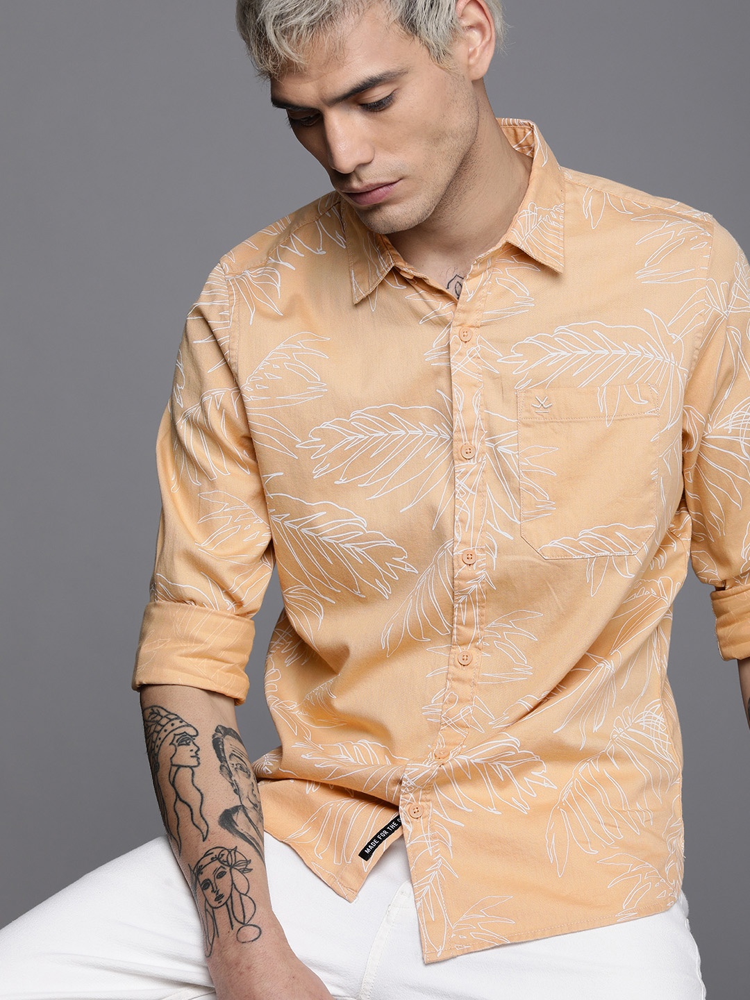 

WROGN Men Peach-Coloured & White Slim Fit Floral Printed Casual Shirt