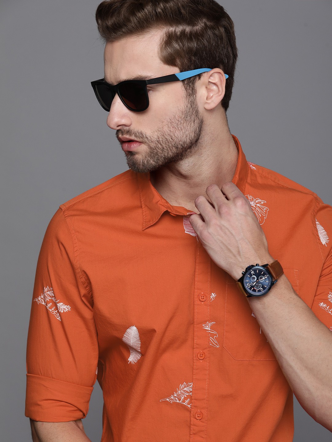

WROGN Men Rust Orange & White Slim Fit Floral Printed Pure Cotton Casual Shirt