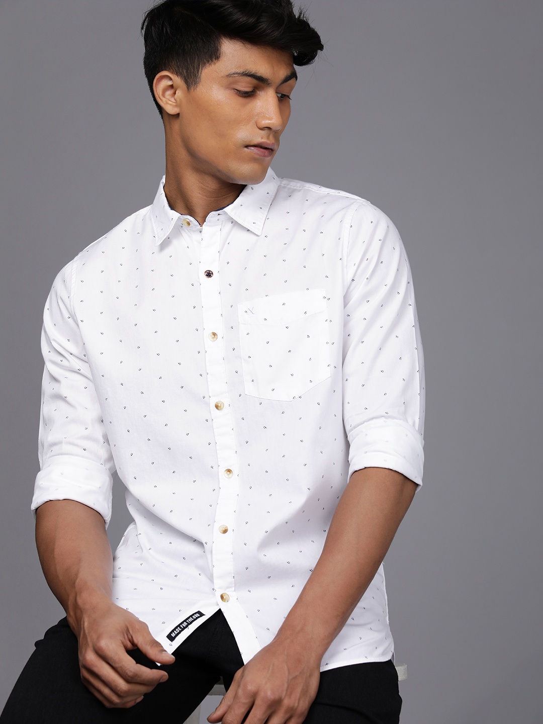 

WROGN Men White & Blue Polka Dot Printed Casual Shirt