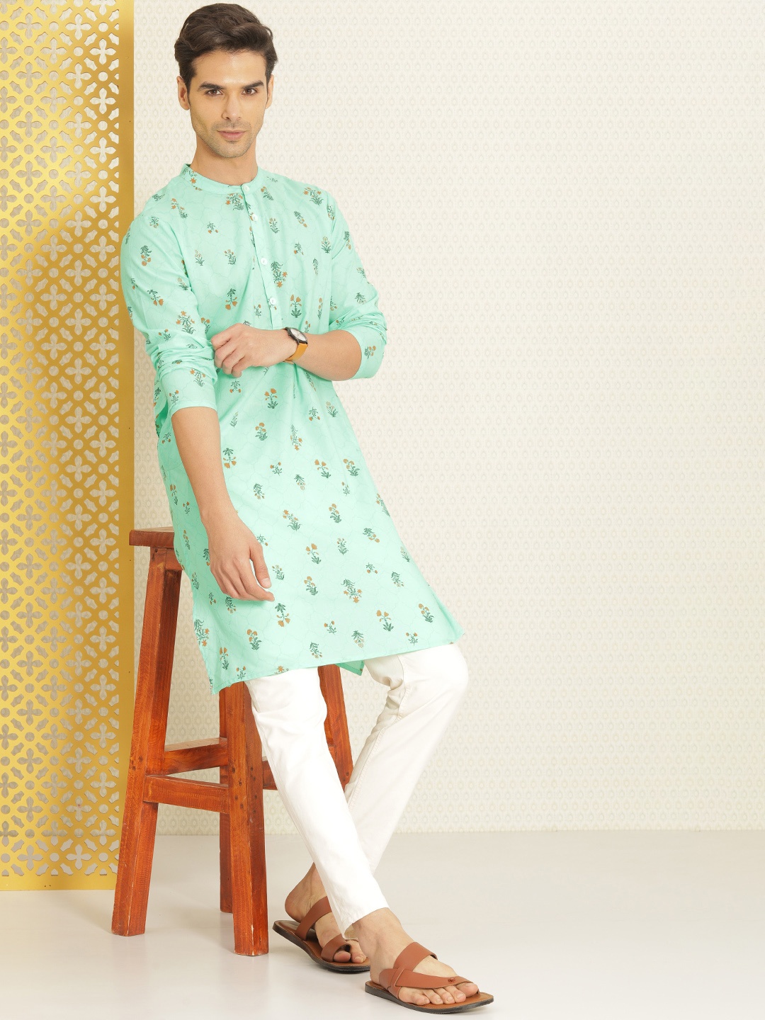 

House of Pataudi Men Blue & Orange Floral Printed Rozana Kurta
