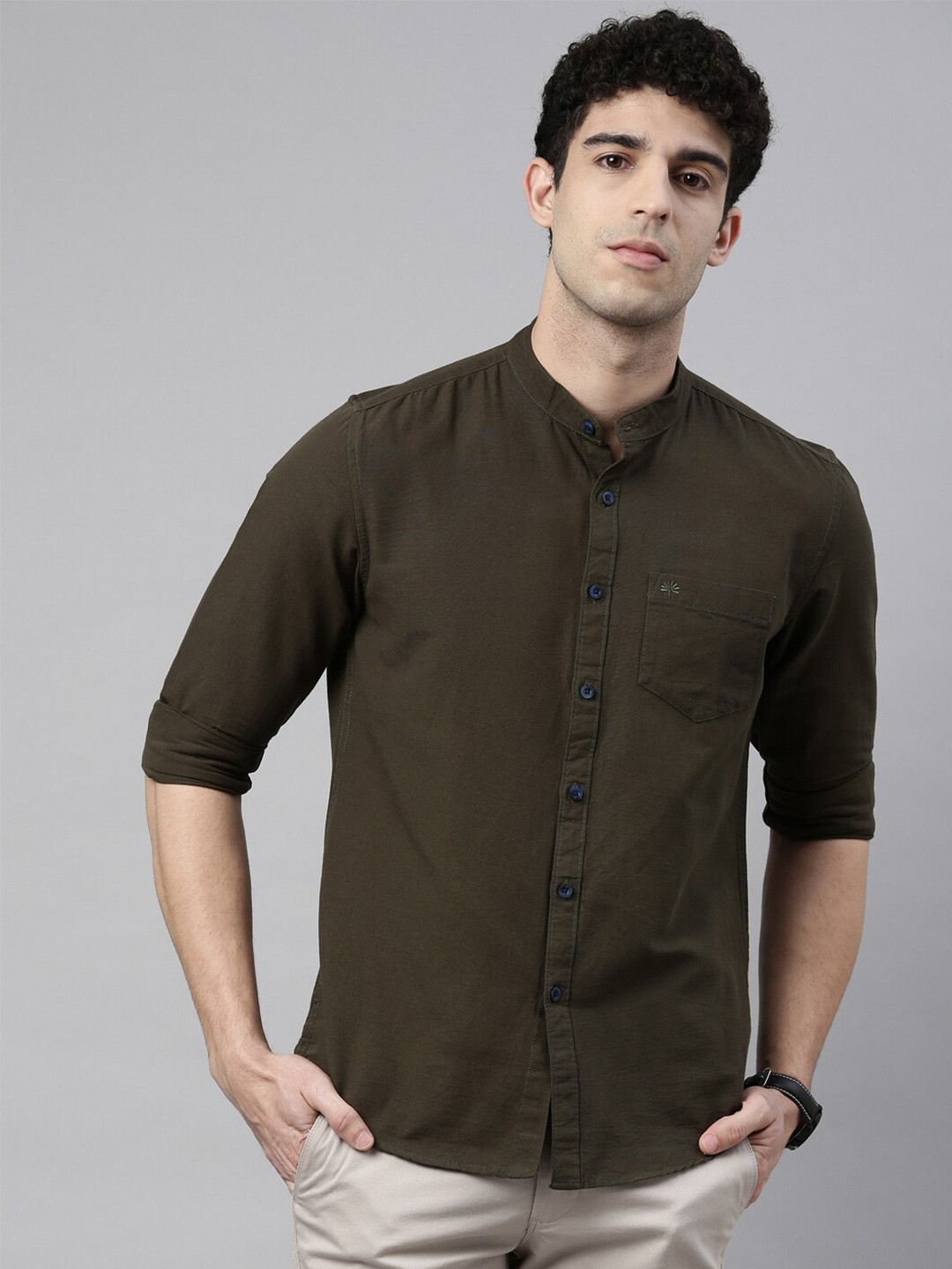 

Chennis Men Olive Green Slim Fit Pure Cotton Casual Shirt