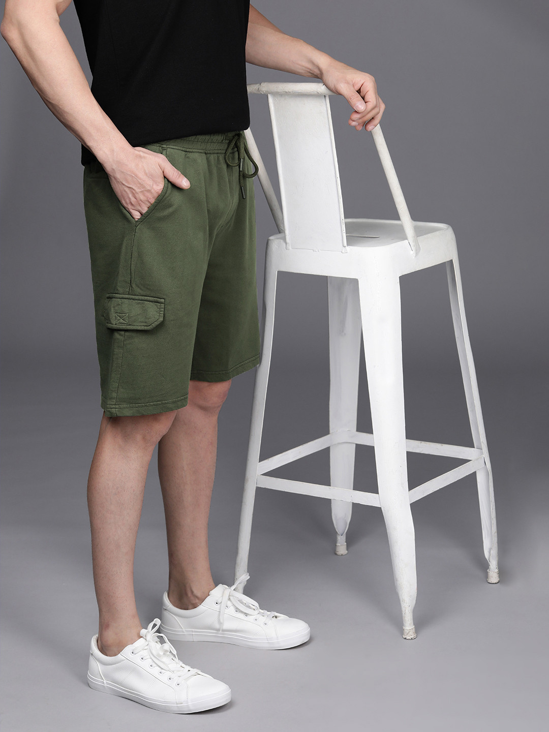 

WROGN Men Green Solid Sports Shorts