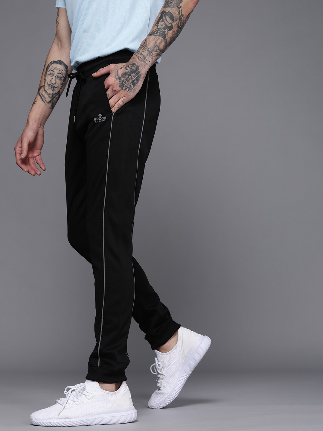 

WROGN ACTIVE Men Black Slim Fit Solid Joggers