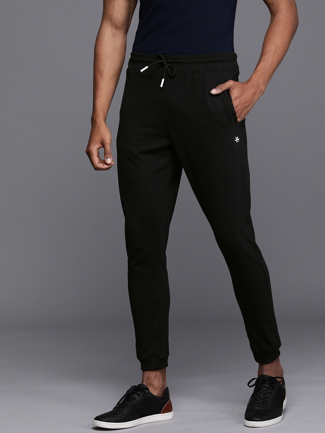 

WROGN Men Black Brand Logo Printed Mid-Rise Casual Knit Joggers