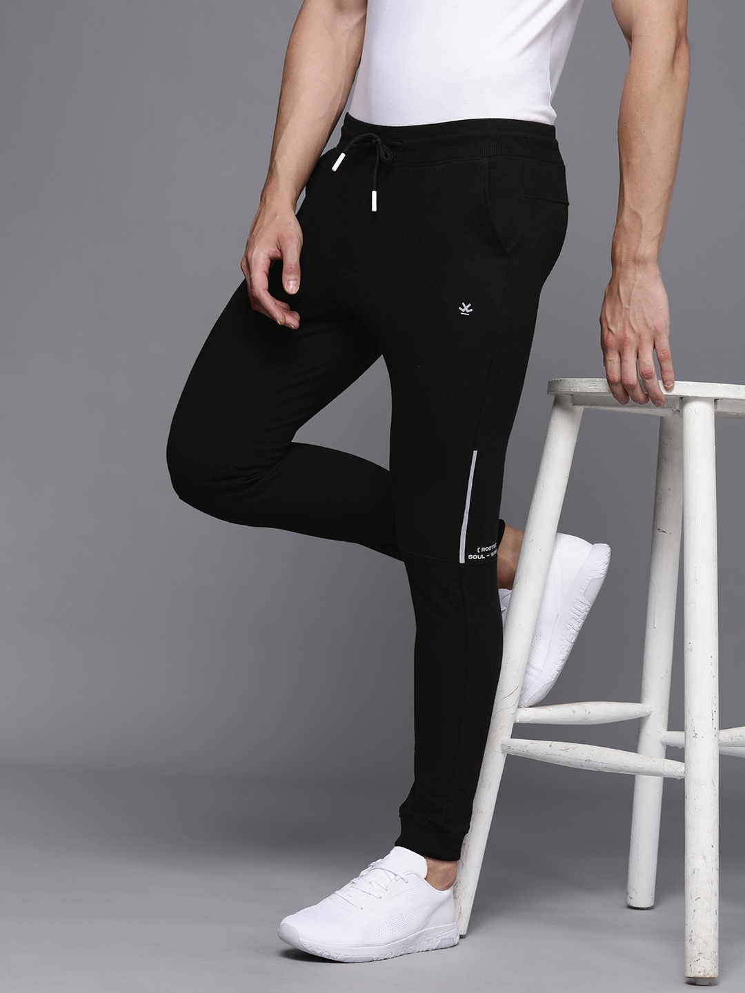 

WROGN Men Black Solid Joggers
