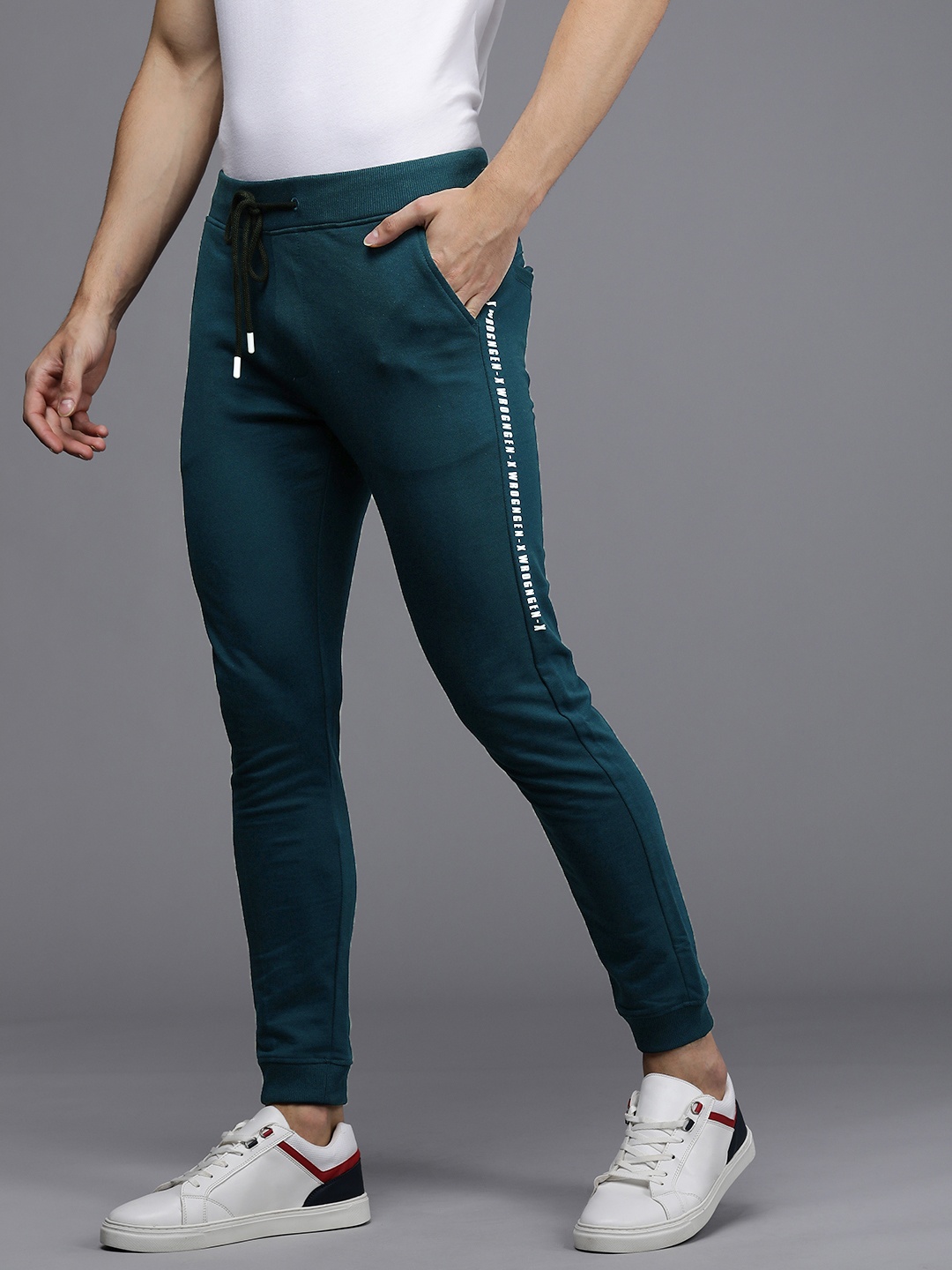 

WROGN Men Teal Blue & White Printed Joggers