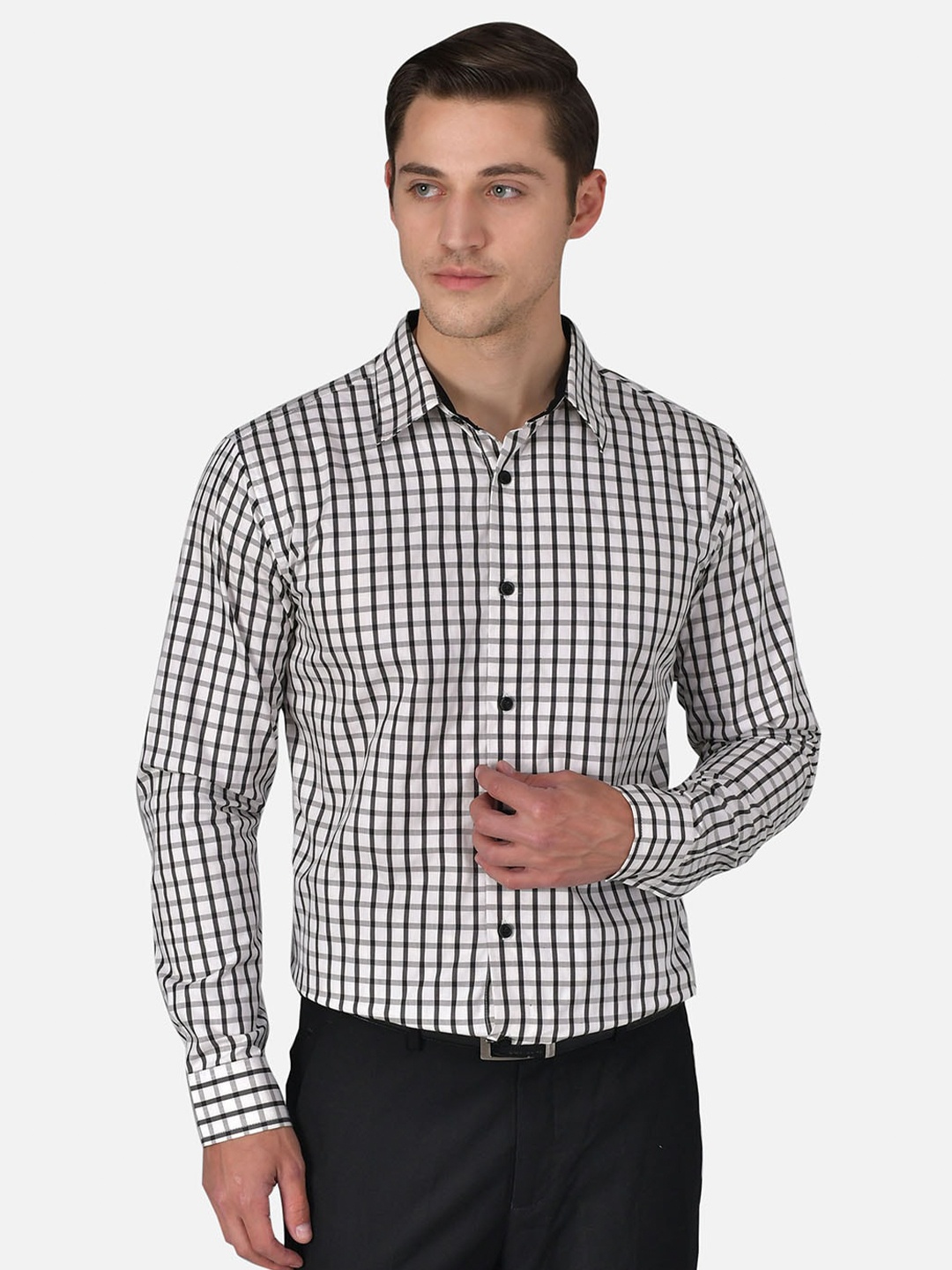 

Purple State Men White & Black Slim Fit Checked Cotton Formal Shirt