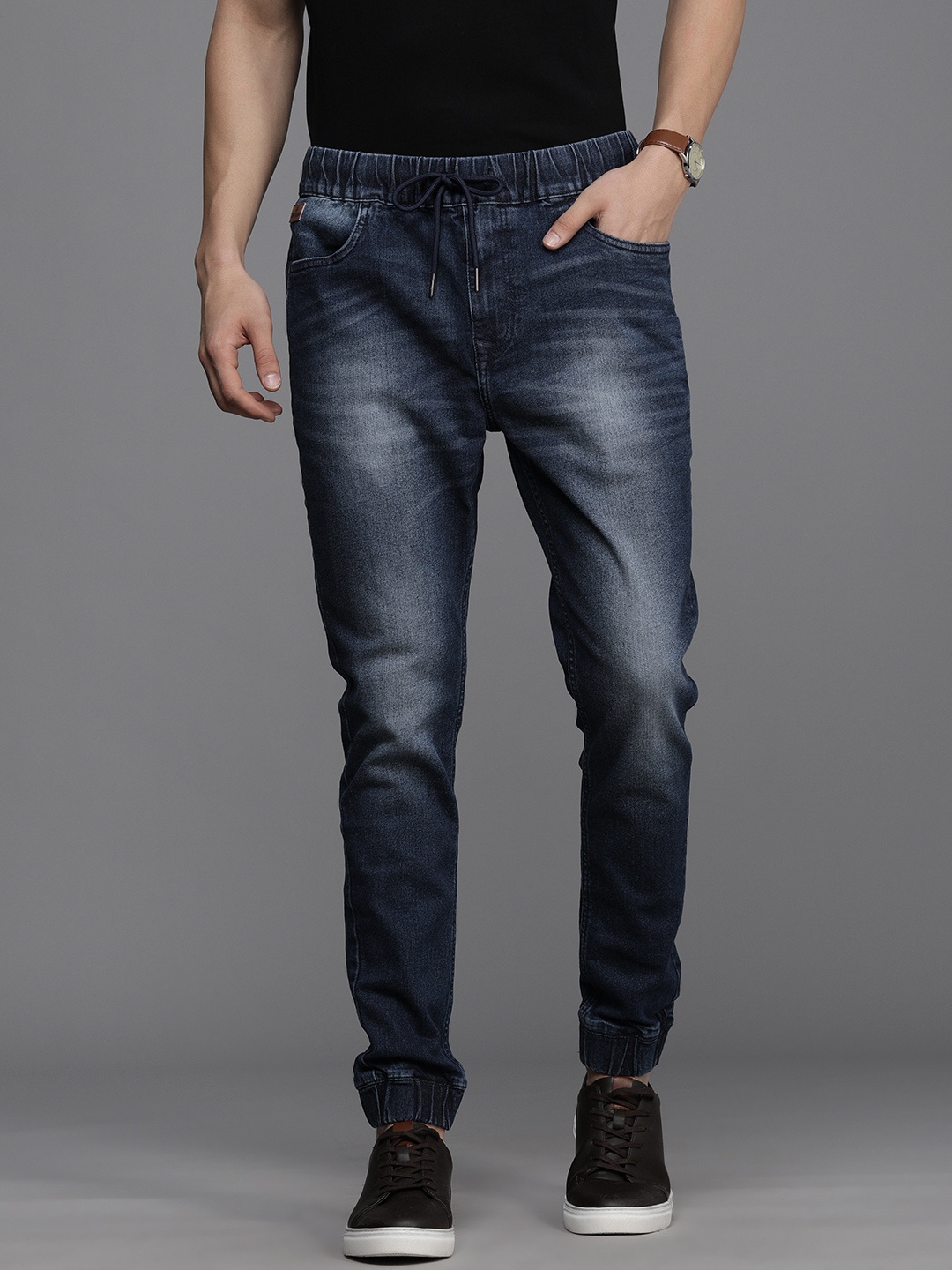 

WROGN Men Blue Solid Mid-Rise Heavy Fade Denim Joggers