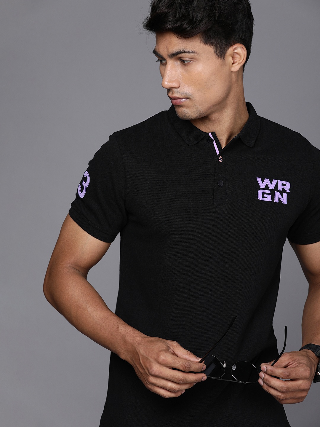 

WROGN Men Black & Lavender Brand Logo Embroidered Pure Cotton Slim Fit T-shirt