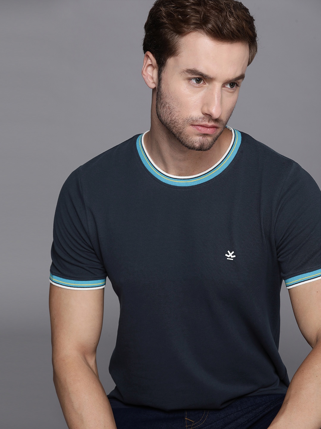 

WROGN Men Navy Blue Slim Fit Pure Cotton T-shirt